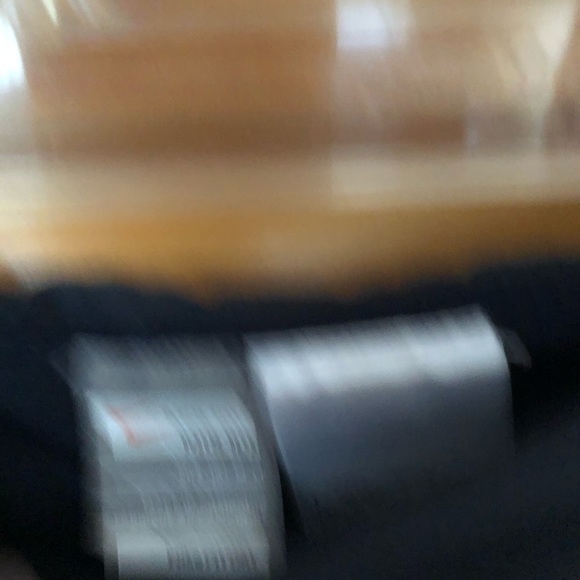 Women’s athletic shorts - Picture 3 of 3